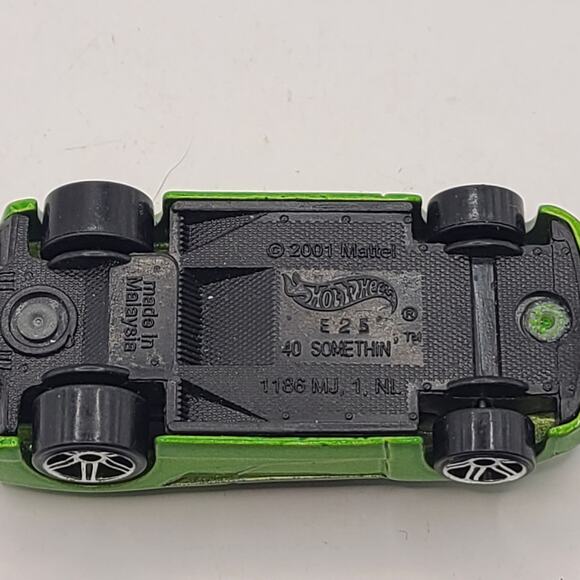 Mattel Hot Wheels 2001 Green 40 Somethin' GT Green Signs Of Wear Preowned - Picture 5 of 5